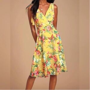 Lulu's Tropic Wonder Yellow Tropical Vacation Beach Midi Dress Size XS NWT‎